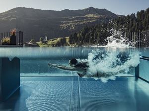 231011_0440_web