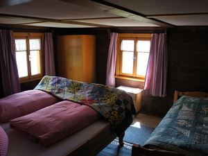 Zimmer groß OG