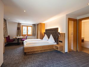 großes Komfort-Doppelzimmer mit Balkon